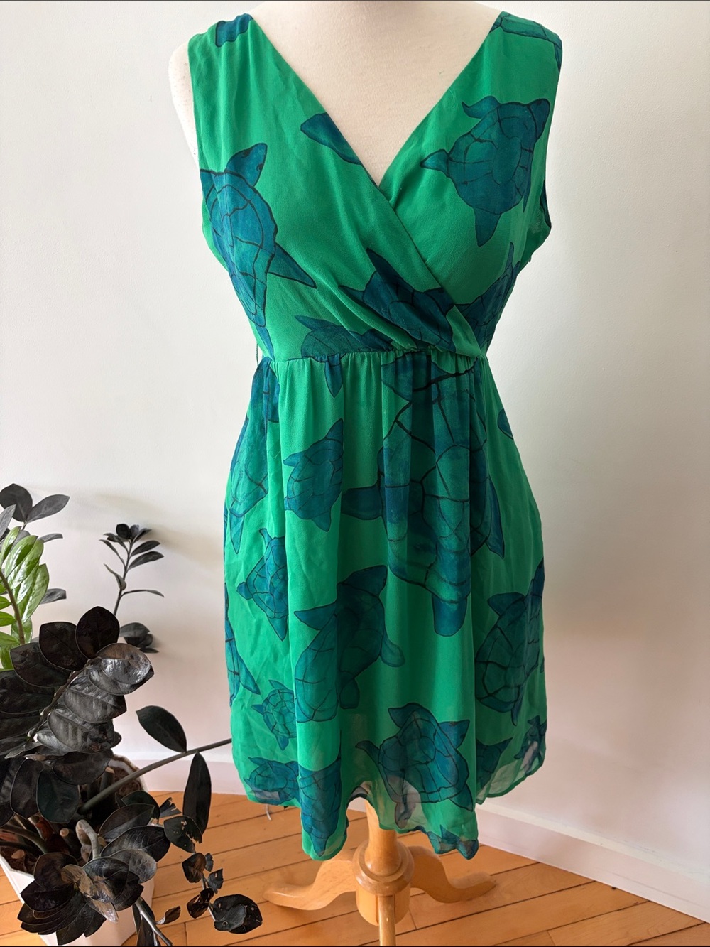 Moulinette Soeurs Green Sleeveless Turtle Print Silk Dress size 0-2